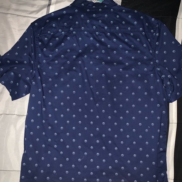H&M short sleeve button up - Picture 4 of 4